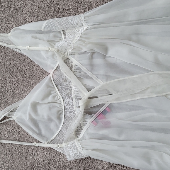 Bestey Johnson 3 piece lingerie set - Picture 6 of 10